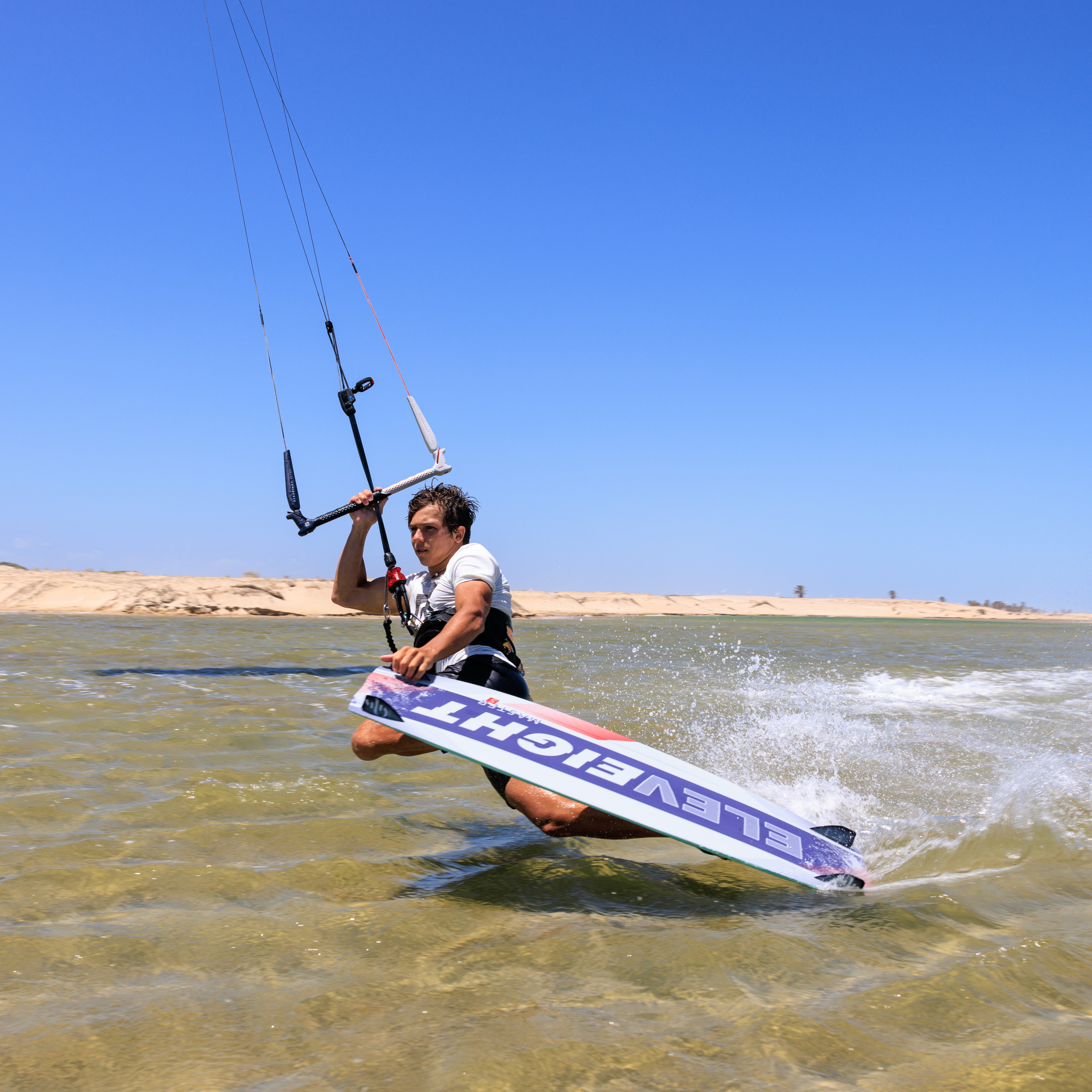 TWINTIP DE KITESURF ELEVEIGHT MASTER S V4